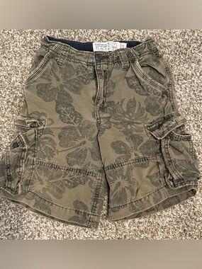 Boys Children’s Place Hawaiian Hibiscus Print Cargo Shorts ~ Size 6